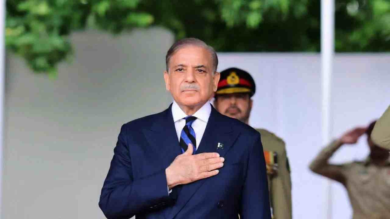 भारताच्या निर्णयानं पाकिस्तानला भरणार धडकी, घेतला असा निर्णय ज्यानं...शाहबाज यांचं टेन्शन वाढलं! भारताच्या निर्णयानं पाकिस्तानला भरणार धडकी, घेतला असा निर्णय ज्यानं...शाहबाज यांचं टेन्शन वाढलं!