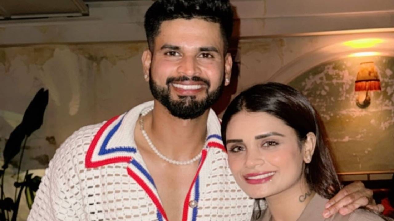 चोप चोप चोपलं... श्रेयस अय्यरची बहीण संतापली, कथित बॉयफ्रेंडला बुटाने चोपलं; पाहा Video चोप चोप चोपलं... श्रेयस अय्यरची बहीण संतापली, कथित बॉयफ्रेंडला बुटाने चोपलं; पाहा Video