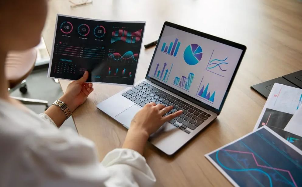 नोकरी नाही मिळाली, तर चिंता करू नका! 'या' 4 ट्रेंडिंग स्किल्सच्या मदतीने तुम्ही व्हाल आत्मनिर्भर