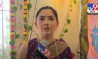 अभिनेत्री सोनाली कुलकर्णी हीने शाडूच्या मातीपासून साकारला श्रीगणेशा