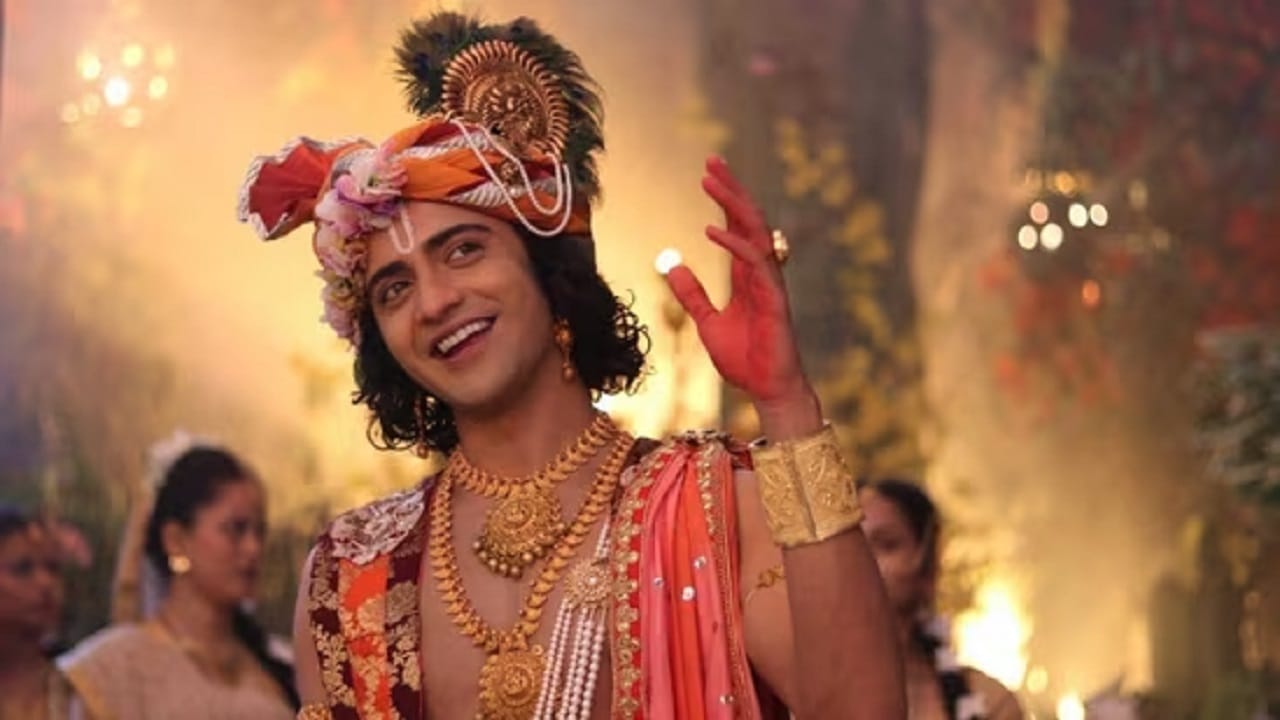 अभिनेता सुमेध मुदगलकर याने 'राधाकृष्ण' मालिकेत आपल्या निरागस अभिनयाने चाहत्यांचं मन जिंकलं. मालिकेला प्रेक्षकांनी डोक्यावर घेतलं. आता सुमेध टीव्ही आणि ओटीटी प्लॅटफॉर्मवर सक्रिय आहे.