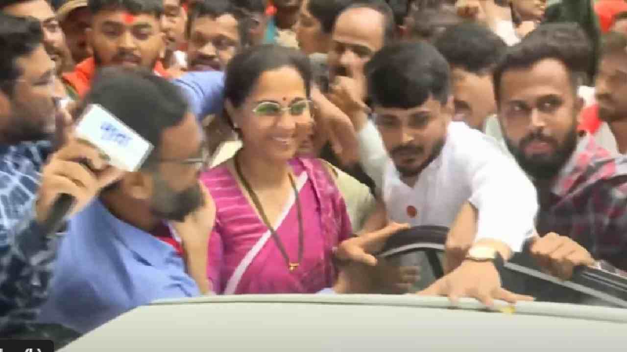 मोठी बातमी! मराठा आंदोलकांचा सुप्रिया सुळेंविरोधात संताप, गाडी अडवून घोषणाबाजी