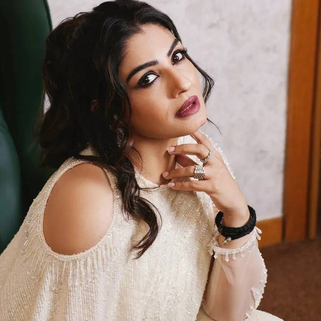 तुम्हाला माहितीय का, सांभा म्हणजे मॅक मोहन यांचं यशस्वी अभिनेत्रीसोबत खास रिलेशनशिप आहे. मॅक मोहन नात्यात रवीना टंडनचे मामा लागतात. रवीन टंडनची आई वीणा टंडन यांचे ते भाऊ आहेत.  