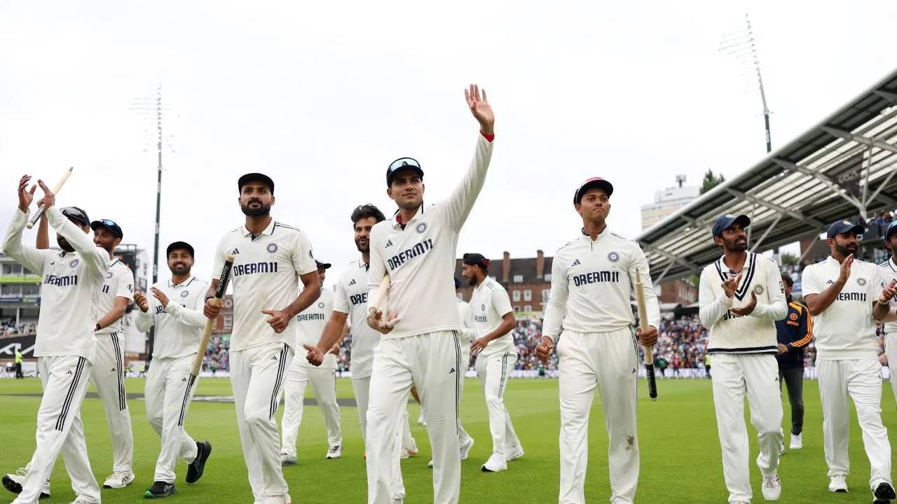 IND vs ENG : ओव्हल कसोटी जिंकल्यावर टीम इंडिया इंग्लंडच्या ड्रेसिंग रुममध्ये घुसली आणि.. तिथे नेमक काय घडलं ?