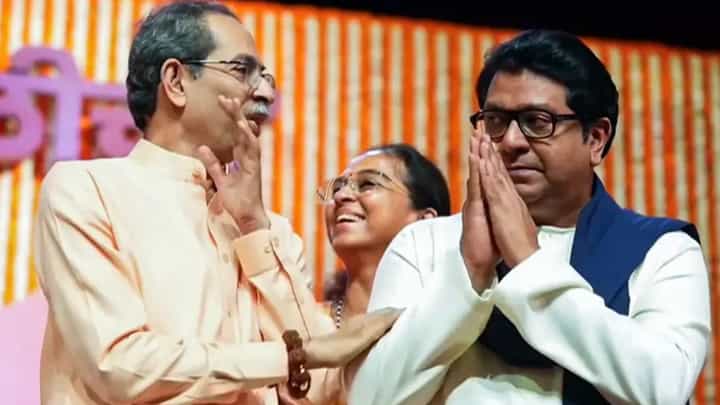राज ठाकरेंचा थेट उद्धव ठाकरेंना फोन! मोठं कारण आलं समोर राज ठाकरेंचा थेट उद्धव ठाकरेंना फोन! मोठं कारण आलं समोर