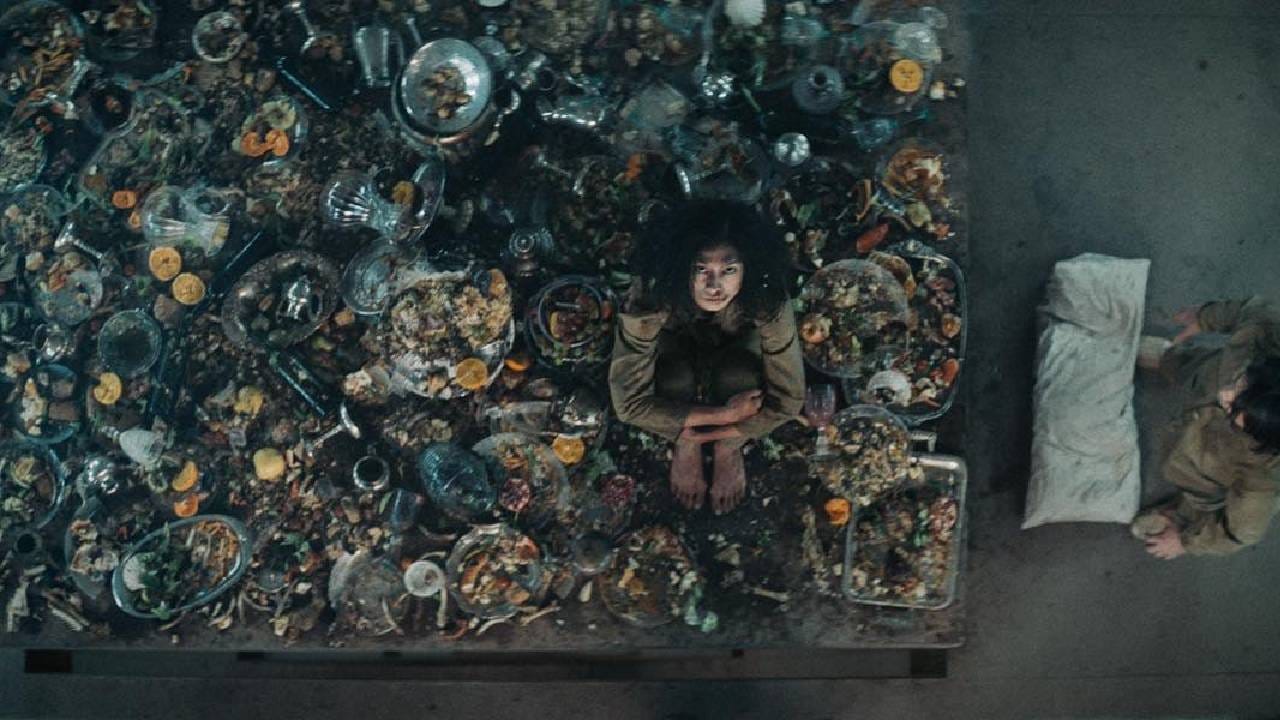 द प्लॅटफॉर्म- या चित्रपटाची अनोखी संकल्पना तर प्रेक्षकांना आवडली, परंतु या भयानक आणि विचित्र तुरुंगाची कहाणी दाखवणाऱ्या चित्रपटातील काही दृश्यांवर आक्षेप घेण्यात आला होता. 
