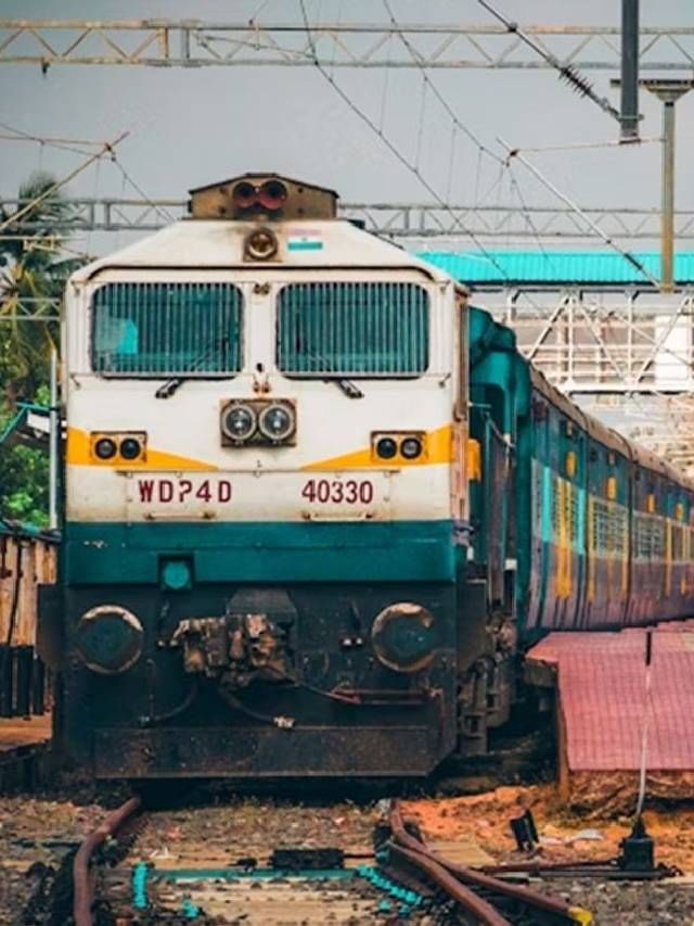 तत्काळ तिकिट बुक करायचंय? आधी IRCTC अकाऊंटशी असं करा आधार लिंक तत्काळ तिकिट बुक करायचंय? आधी IRCTC अकाऊंटशी असं करा आधार लिंक