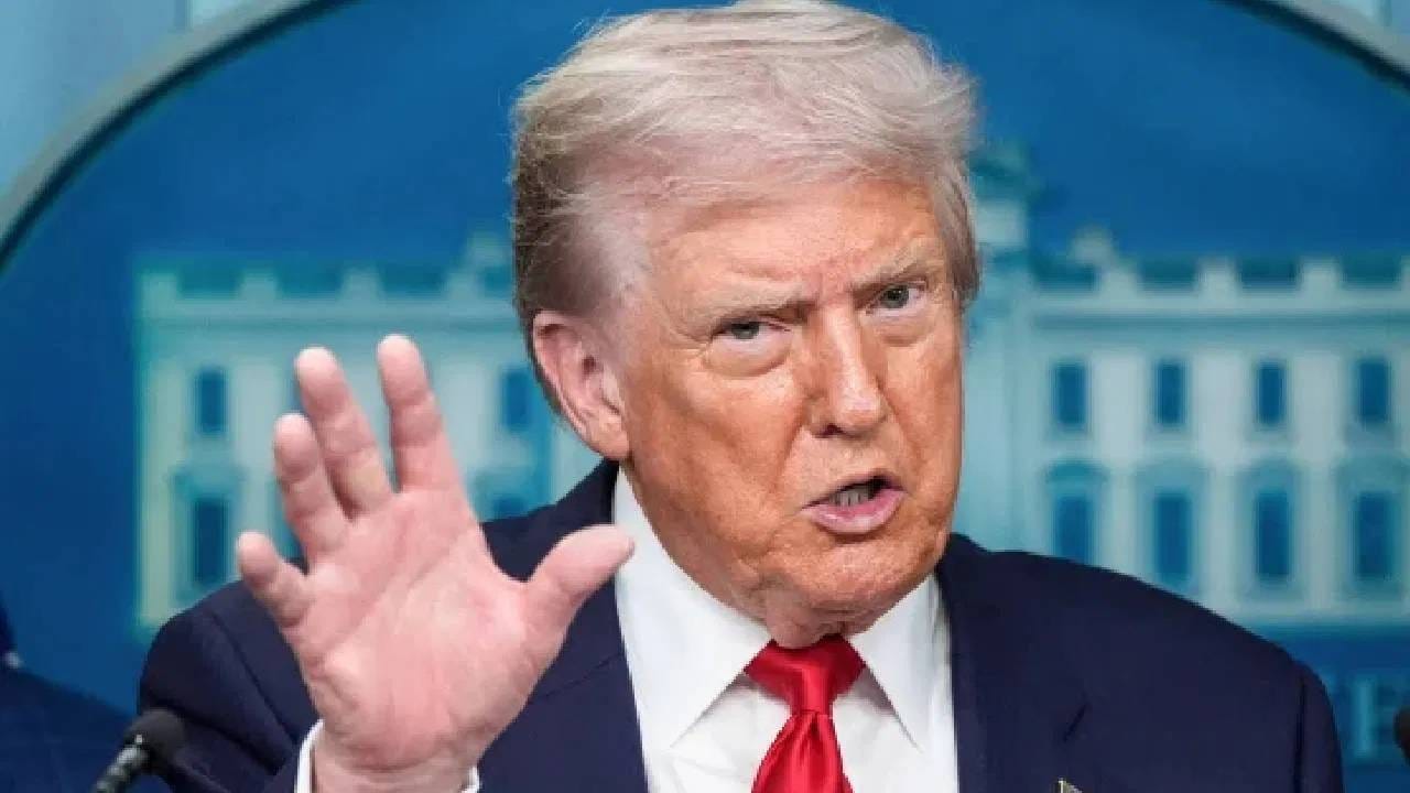 त्यांनी घेतलेली भारतविरोधी भूमिका अमेरिकेत अनेक एक्सपर्ट्सना पटलेली नाही. त्यावरुन ते वारंवार ट्रम्प यांचे कान टोचत आहेत. दुसरीकडे अमेरिकी कंपन्या सुद्धा ट्रम्प यांचं ऐकायला तयार नाहीत असं दिसतय. 