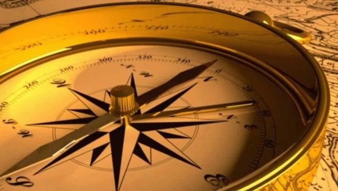 वास्तूशास्त्रात घरात राहण्याचे, सामान ठेवण्याचे काही नियम सांगितलेले आहेत. हे नियम पाळल्यास जीवन सुखी होते असे सांगितले जाते. तसेच हे नियम न पाळल्यास आयुष्यात भरपूर साऱ्या अडचणी येऊ शकतात. 