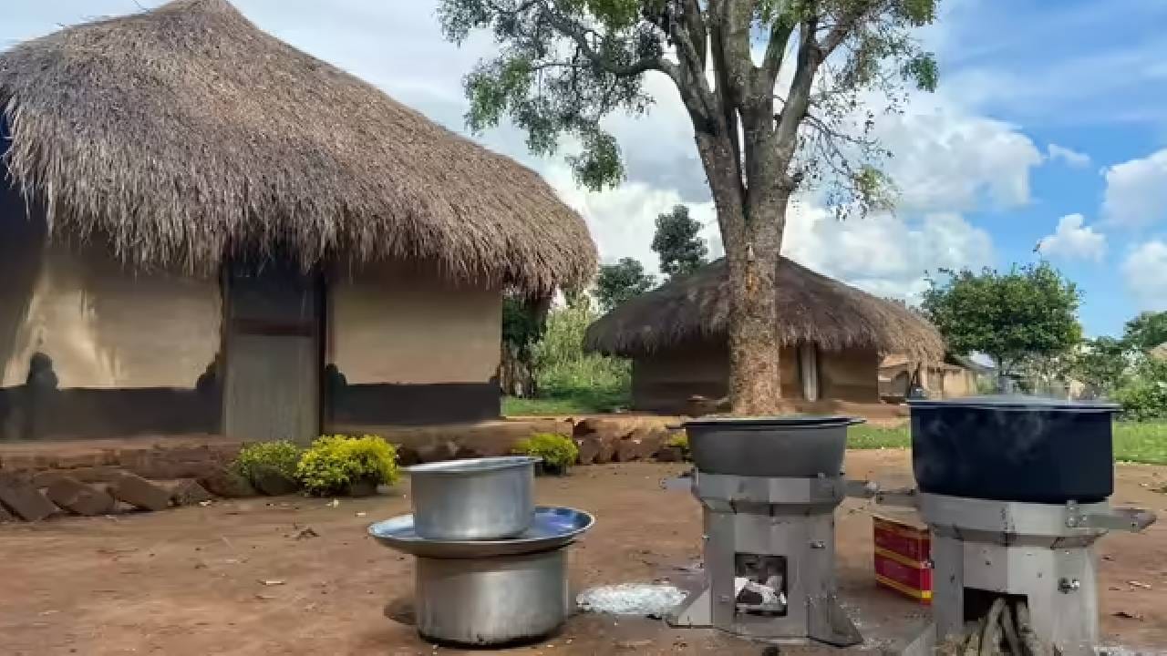 या गावातील सर्व लोक केवळ एकत्र जेवतातच असं नाही तर ते त्यांच्या सुख-दु:खात एकमेकांना साथ देतात आणि परस्पर समन्वयाने ते सर्वात मोठ्या समस्यांवरही उपाय शोधतात. आज हे गाव संपूर्ण देशात एकात्मतेचे उदाहरण आहे. या गावाची संस्कृती पाहण्यासाठी लोक दूरवरून येतात. या गावात सर्व सण एकत्र साजरे केले जातात.