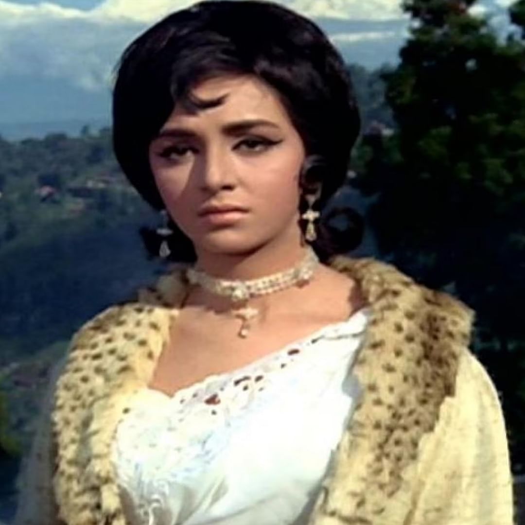 विमी :   अभिनेत्री विमीचे आयुष्यही चढ-उतारांनी भरलेले होते. तिचा नवरा एक श्रीमंत उद्योगपती होता. विमी त्याच्यापासून वेगळी झाली आणि एका निर्मात्याशी नाव जोडलं गेलं. असे म्हटले जाते की जॉली नावाच्या त्या निर्मात्याने विमीला वेश्याव्यवसायात ढकलले. विमी त्याच्यापासून वेगळी झाली आणि तिच्या दुःखात तिने दारूचा आश्रय घेतला. वयाच्या 34 व्या वर्षी तिला यकृताचा सिरॉसिस झाला आणि तिचा मृत्यू झाला.