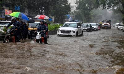 पावसाच्या तुंबलेल्या पाण्यात चाललात, जखम असेल ७२ तासात प्रतिबंधात्मक औषधोपचार करा.. अन्यथा