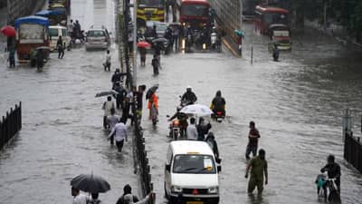 Weather Update : या राज्यात पाऊसाचा धुमाकूळ, हवामान विभागाचा तो अंदाज काय? अनेक शहरातील रस्त्यांवर महापूर