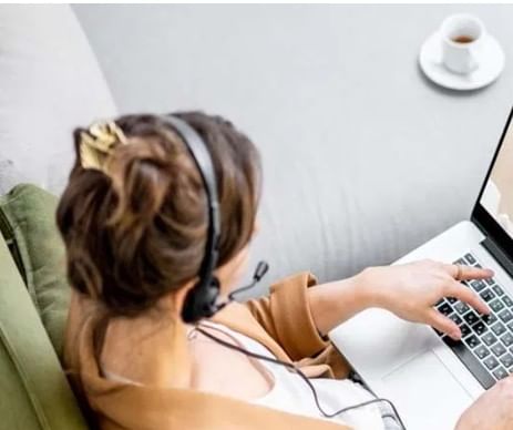 महिलांनी घरातील गोपनीय गोष्टी कधीच कोणाला सांगू नये असे म्हटले जाते. महिलांनी घरातली आर्थिक स्थिती, कौटुंबिक वाद इतरांना सांगू नये असे म्हटले जाते. तसेच दुसरीकडे कुटुंबीयांनीही घरातील महिलांपासून गोष्टी लपवू नये. महिलांना कुटुंबातीलच भाग समजावे.