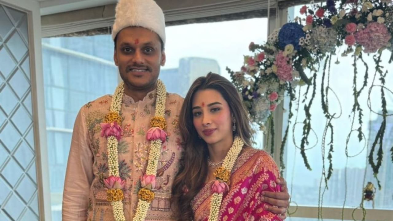 या आनंदाच्या क्षणी, पवार कुटुंबात उत्साहाचे वातावरण पाहायला मिळाले. काही दिवसांपूर्वीच अजित पवार यांचे धाकटे चिरंजीव जय पवार यांचाही ऋतुजा पाटील यांच्याशी साखरपुडा झाला होता.