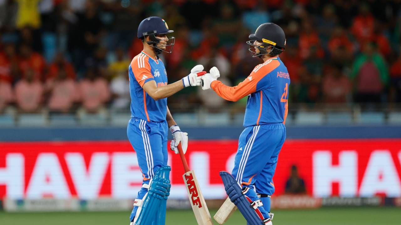 बांगलादेशविरुद्ध अभिषेक शर्माने 200 च्या स्ट्राईक रेटने अर्धशतक ठोकलं. त्याने 25 चेंडूत 5 चौकार आणि 3 षटकारांच्या मदतीने 50 धावा केल्या.  (फोटो- बीसीसीआय ट्वीटर)