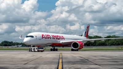 सिंगापूरला जाणाऱ्या 200 प्रवाशांना अचानक दिल्ली विमानतळावर उतरवले, भीतीचे वातावरण, विमानात...