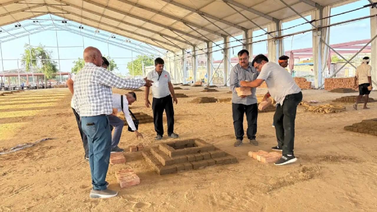 या दुसऱ्या अक्षरधाम मंदिराची प्राण प्रतिष्ठा 25 सप्टेंबर रोज होईल. त्यापूर्वी 23 सप्टेंबर रोजी विश्व शांती यज्ञ आणि 24 तारखेला शोभायात्रा काढण्यात येईल. मंदिराचे प्रमुख आणि आध्यात्मिक गुरू महंत स्वामी महाराज यांच्या हस्ते प्राण प्रतिष्ठा करण्यात येईल