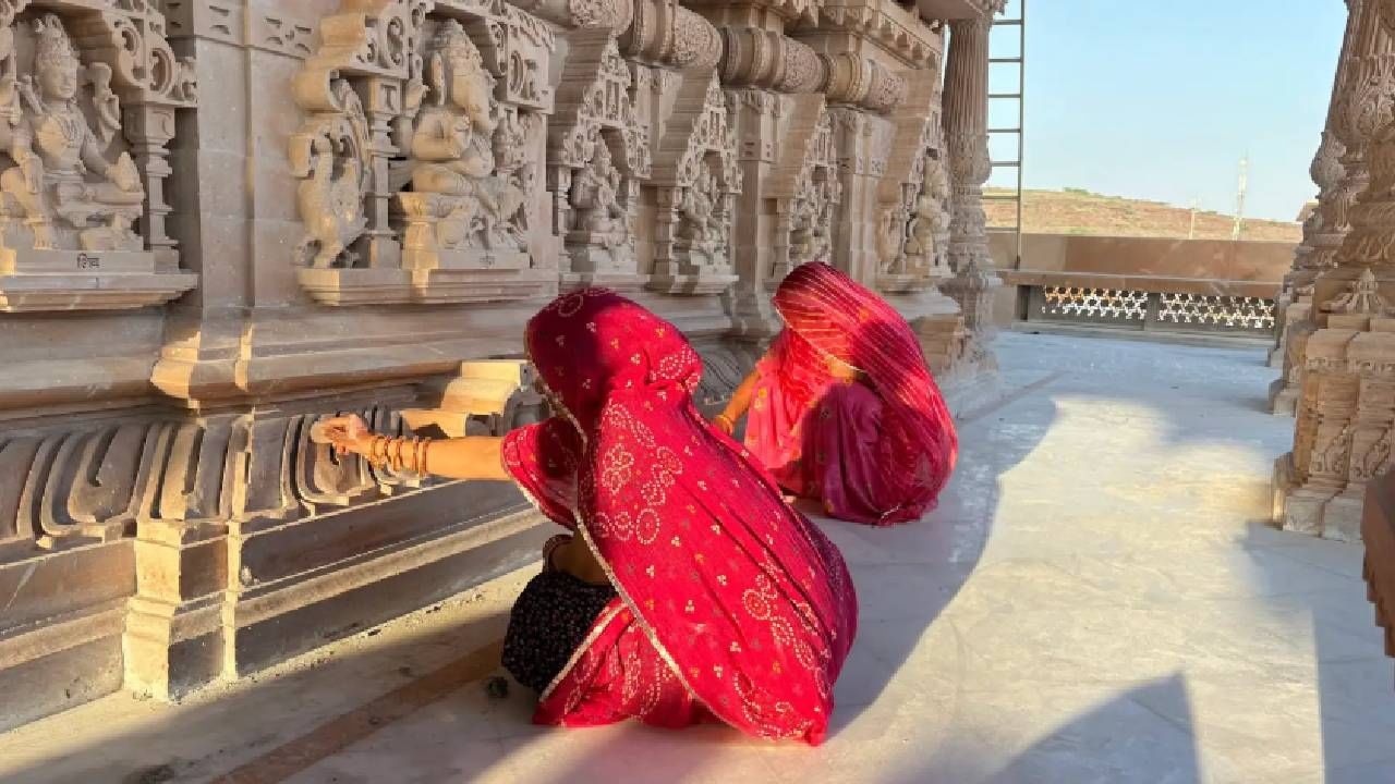 24 सप्टेंबर रोजी दुपारी 2 वाजता भव्य मिरवणूक काढण्यात येईल. त्यात चित्ररथ सुद्धा असेल. या मिरवणुकीत हजारो भाविक सहभागी होतील. या परिक्रमेत नवीन मंदिरात प्राण प्रतिष्ठा करण्यात येणाऱ्या मूर्ती दर्शनासाठी ठेवण्यात येतील.