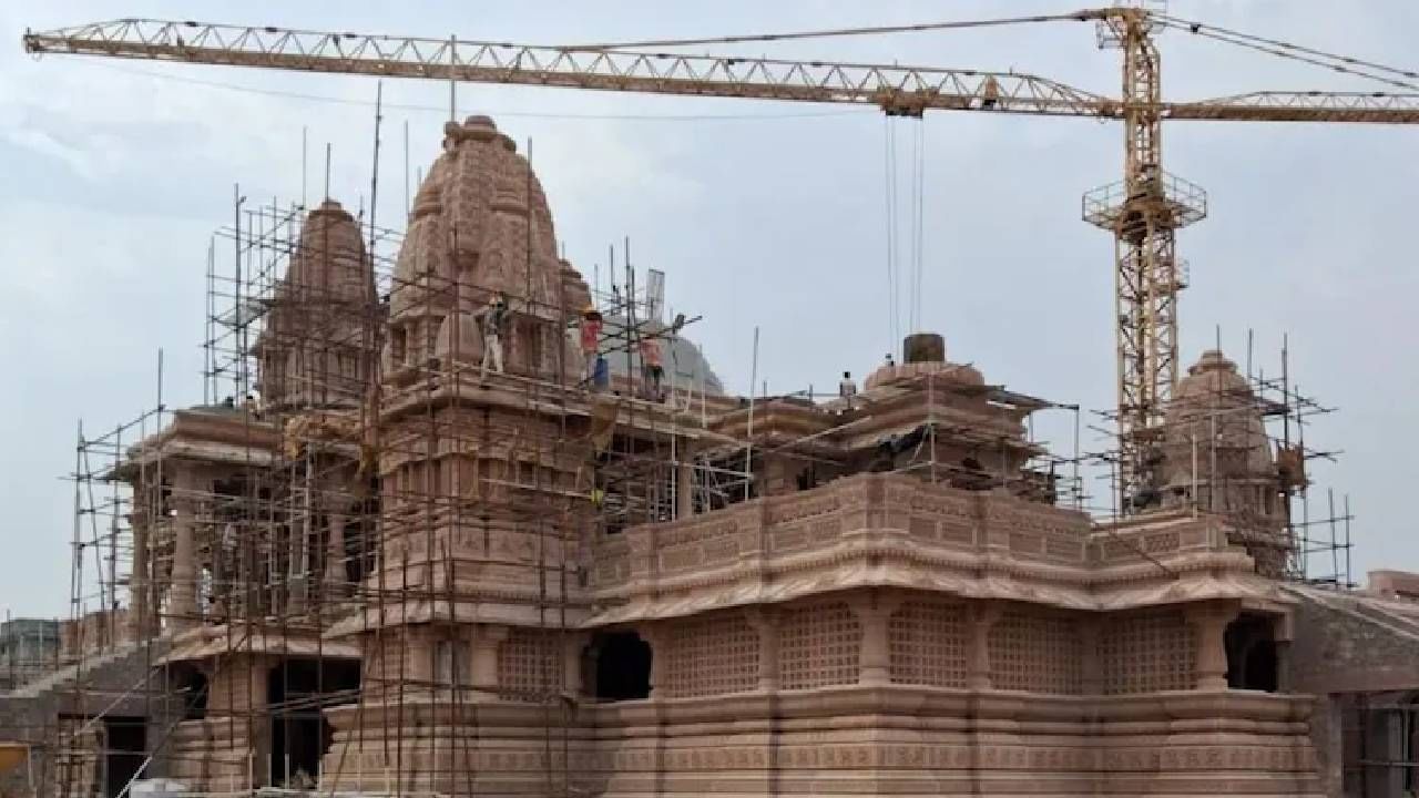 राजस्थानमध्ये दुसरे अक्षरधाम मंदिर जोधपूर शहरात निर्माण करण्यात येत आहे. वैशाली नगरात यापूर्वी एक अक्षरधाम मंदिर बांधण्यात आले होते. आता शहरातील सौंदर्यात आणि आध्यात्मिक क्षेत्रात चारचांद लावणारे हे मंदिर सुरसागर क्षेत्रात कालीबैरी येथे उभारल्या गेले आहे.