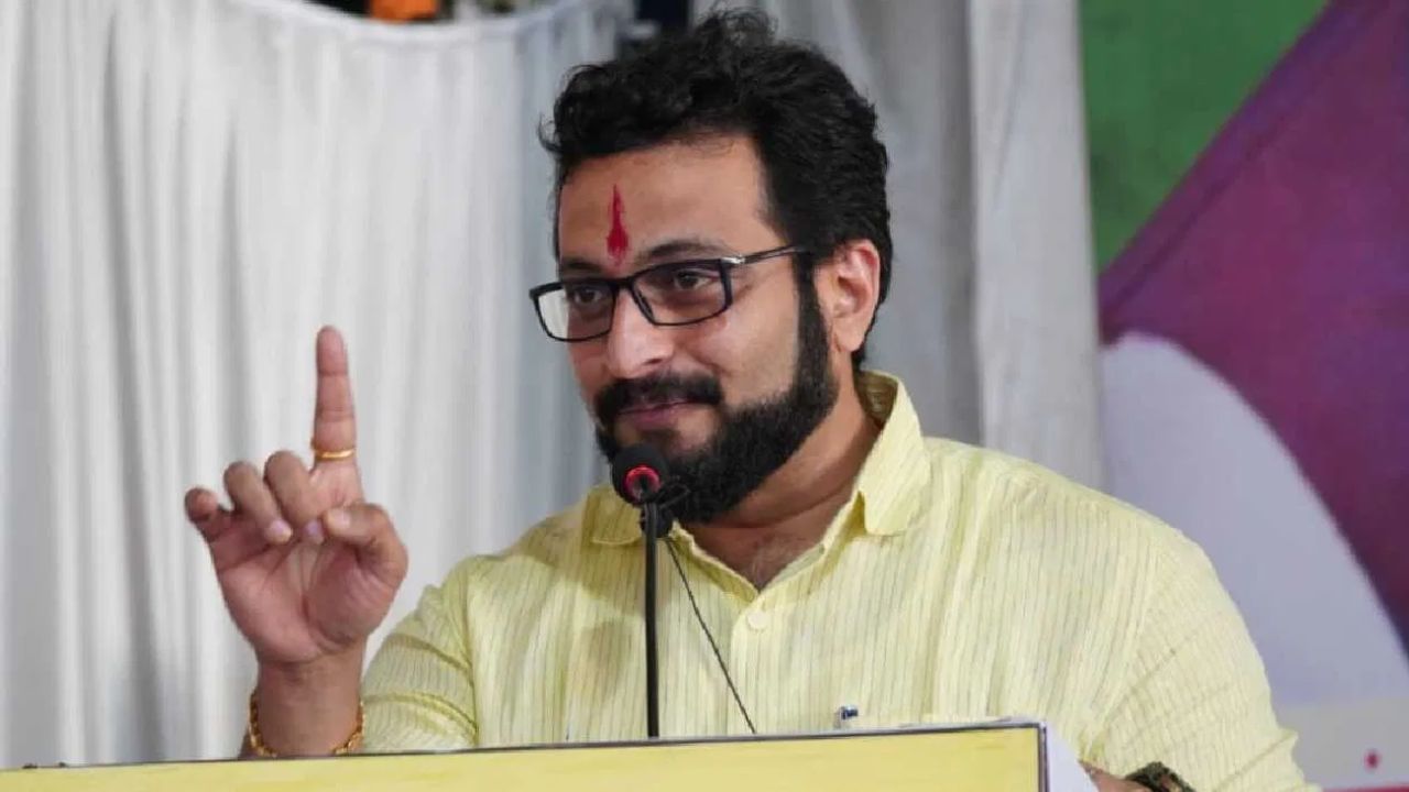 'देर आये कुछ दुरुस्त आये', जीएसटीवरून राष्ट्रवादी शरद पवार गटाचा भाजपला खोचक टोला 'देर आये कुछ दुरुस्त आये', जीएसटीवरून राष्ट्रवादी शरद पवार गटाचा भाजपला खोचक टोला