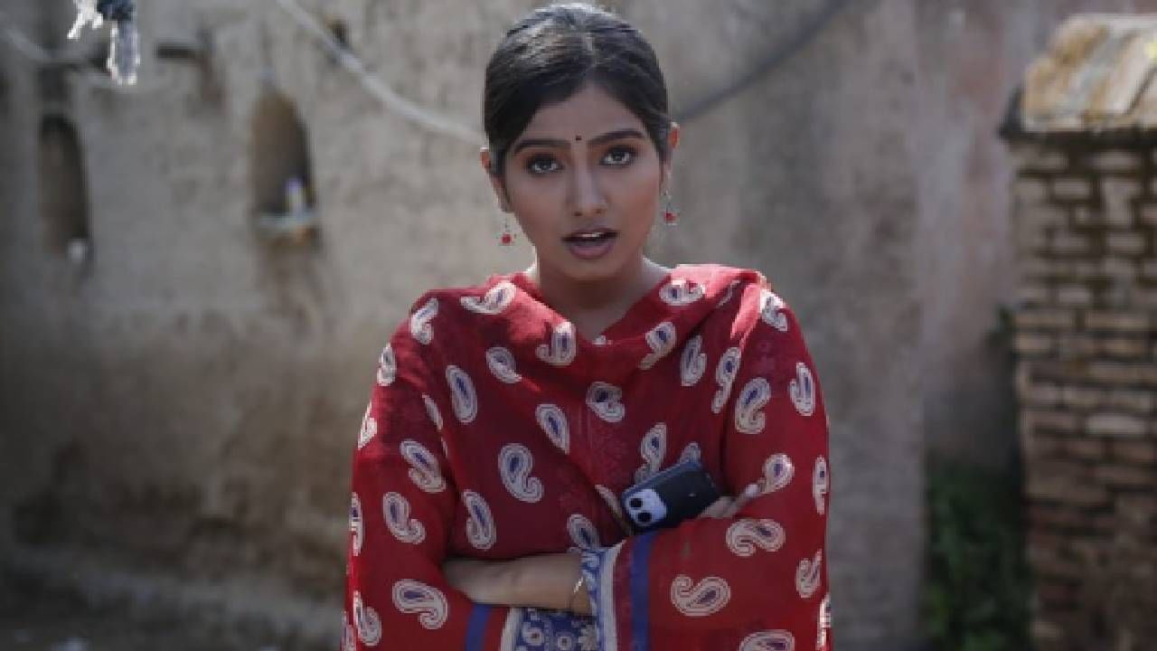 "आठवडा गेल्यानंतर माझ्या ही गोष्ट लक्षात आली की हा खूप मोठा स्कॅम माझ्यासोबत घडलाय. इतरांच्या बाबतही हे घडू शकते. फोन पे, गुगल पेच्या माध्यमातून हा स्कॅम होत आहे. खूपदा मी व्यवस्थितपणे त्याच्याकडे पैशांची मागणी केली" असे तिने म्हटले.