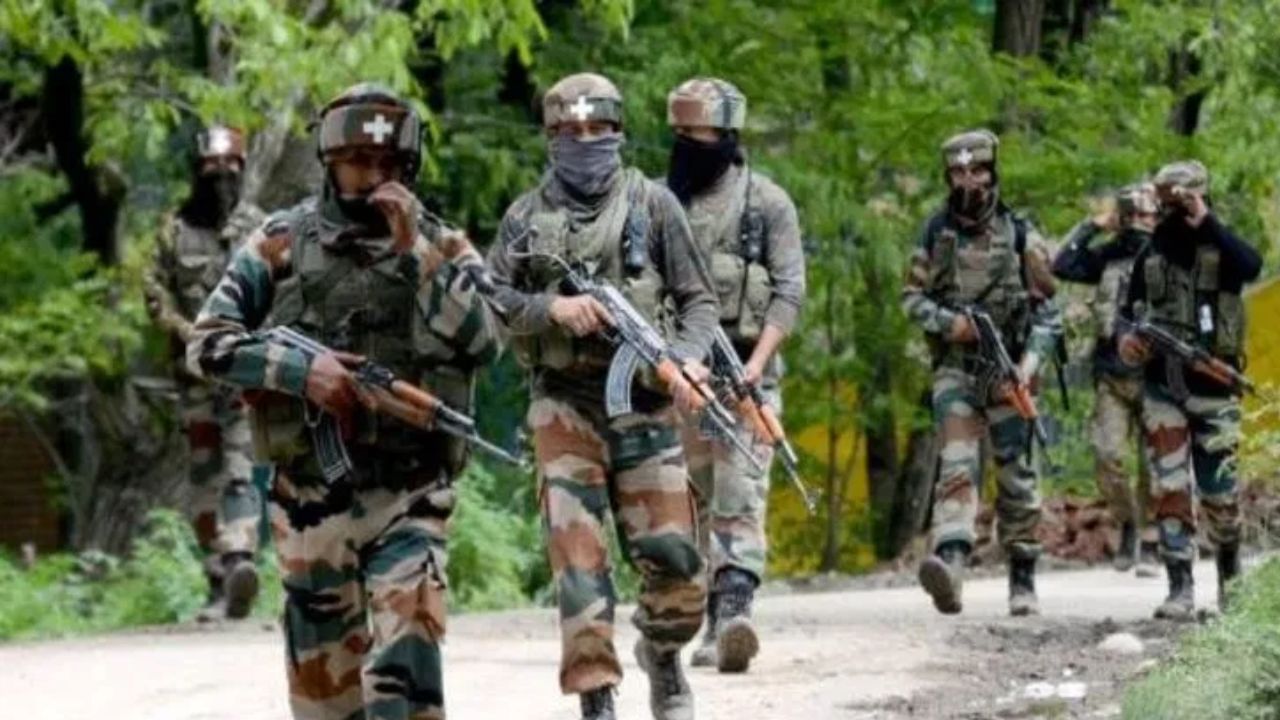 Jammu Kashmir: मोठी बातमी! भारतीय लष्कराच्या छावणीत स्फोट, 1 जवान शहीद, सुरक्षा यंत्रणा अलर्टवर Jammu Kashmir: मोठी बातमी! भारतीय लष्कराच्या छावणीत स्फोट, 1 जवान शहीद, सुरक्षा यंत्रणा अलर्टवर