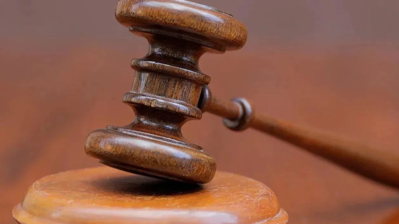 मोठी बातमी! काँग्रेसच्या बड्या नेत्याला न्यायालयानं ठोठावला तब्बल 1 अब्ज 24 कोटी रुपयांचा दंड, नेमकं प्रकरण काय?