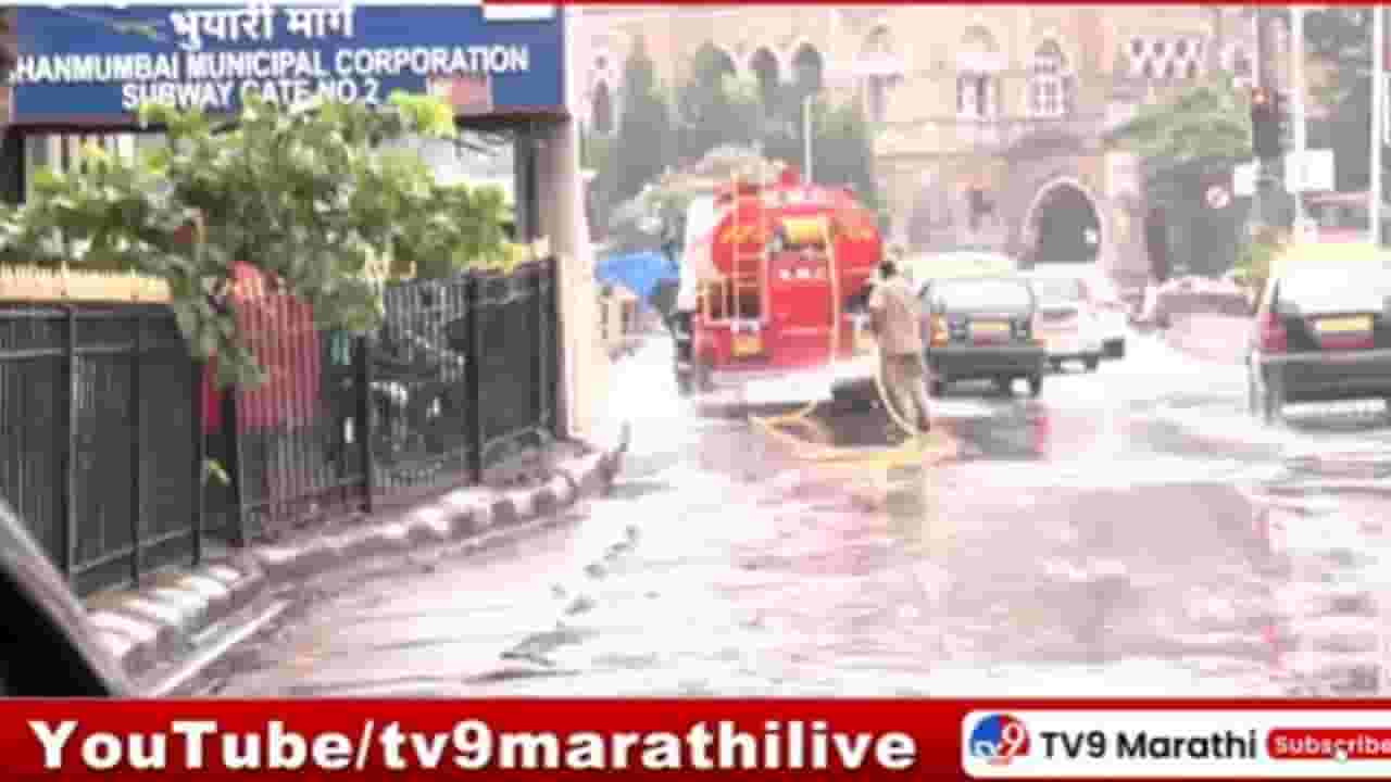 सीएसएमटी स्थानक परिसर मोकळा! साफसफाई सुरू सीएसएमटी स्थानक परिसर मोकळा! साफसफाई सुरू