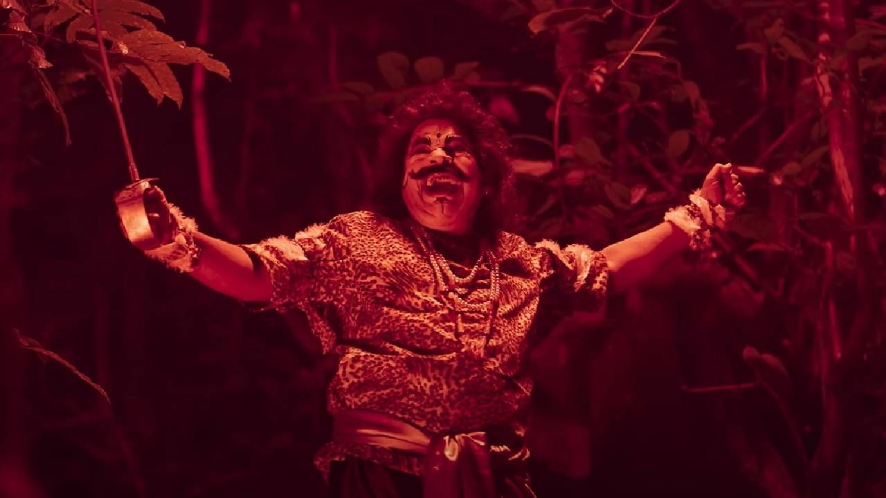 2- सिनेमॅटोग्राफी- या चित्रपटाची मांडणी करताना कोकणातील जंगलं, कातळशिल्प, नदी, मंदिरं आणि तिथं रंगणारा दशावतार या सगळ्यांचा दिग्दर्शकाने सुंदर वापर करून घेतला आहे. या चित्रपटातील दृश्ये कुठेही कृत्रिम वाटणार नाही, इतक्या सुंदर पद्धतीने सिनेमॅटोग्राफ देवेंद्र गोलतकर यांनी सर्वकाही टिपलं आहे. कोकणातील घनदाट जंगलात अनुभवायला मिळणारी गूढता, शांतता जशाच्या तशा पोहोचवण्यासाठी तांत्रिक बाबींवर प्रचंड मेहनत घेतलेली दिसून येते. 
