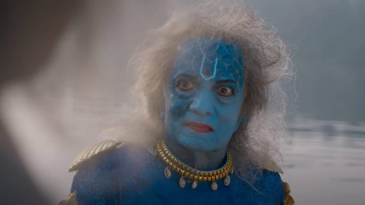 सुबोध खानोलकर दिग्दर्शित 'दशावतार' या चित्रपटाची सध्या सोशल मीडियावर जोरदार चर्चा आहे. 12 सप्टेंबर रोजी प्रदर्शित झालेल्या या चित्रपटाने अवघ्या तीन दिवसांत तीन कोटींहून अधिक कमाई केली आहे. थिएटरमध्ये या चित्रपटाचे शोज हाऊसफुल्ल होत आहेत. दिलीप प्रभावळकर, महेश मांजरेकर, भरत जाधव, विजय केंकरे, सिद्धार्थ मेनन, प्रियदर्शिनी अशी कलाकारांची फौज या चित्रपटात आहे. तसं तर 'दशावतार' थिएटरमध्ये पाहण्याची अनेक कारणं आहेत. परंतु त्यापैकी पाच महत्त्वाची कारणं आपण जाणून घेऊयात.. 
