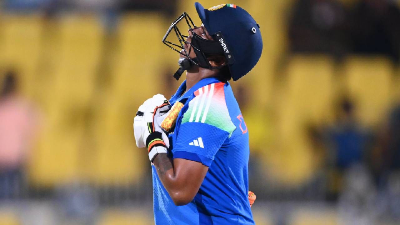 महिला एकदिवसीय क्रिकेटच्या इतिहासात दुसऱ्यांदा, 125 पेक्षा कमी धावसंख्येवर 6 विकेट गमावल्यानंतरही 250 च्या पुढे धावा केल्या गेल्या. यापूर्वी भारताने 2022 मध्ये पल्लेकेले येथे श्रीलंकेविरुद्ध 124 धावांवर सहा विकेट गमावल्या होत्या. तरीही 9 विकेट गमवून 255 धावांपर्यंत मजल मारली होती. (फोटो- बीसीसीआय ट्वीटर)