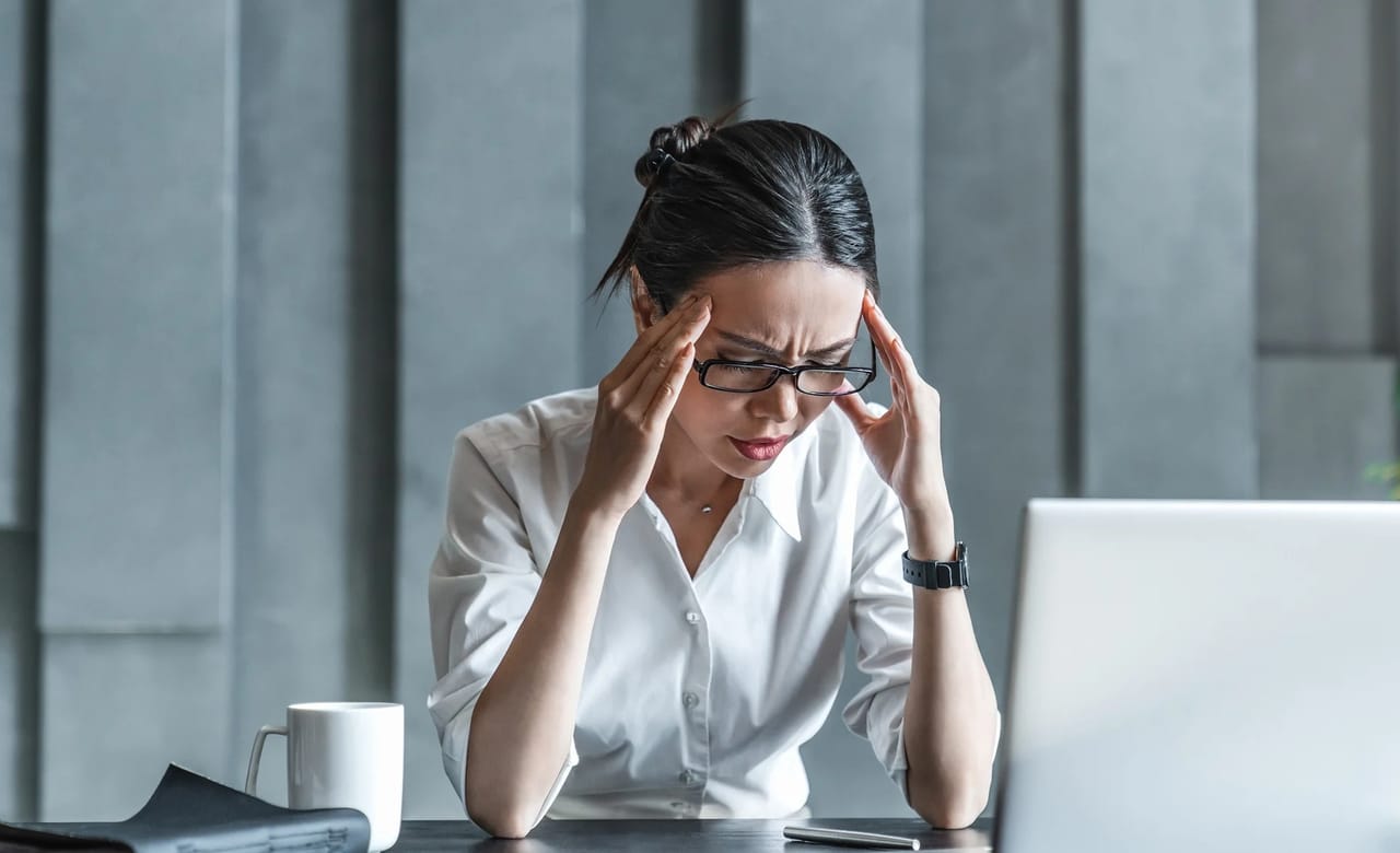 ही चुकीची सवय हळूहळू तुमचं टेन्शन वाढवत आहे ! आणि या गंभीर आजारांना देतेय निमंत्रण