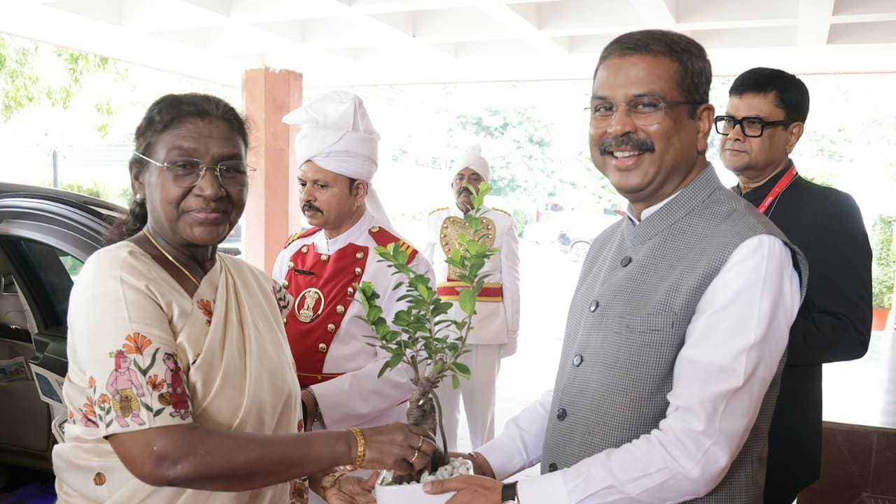 Happy Teachers Day 2025: PM नरेंद्र मोदींसह शिक्षणमंत्री धर्मेंद्र प्रधान यांच्याकडून शिक्षक दिनाच्या शुभेच्छा