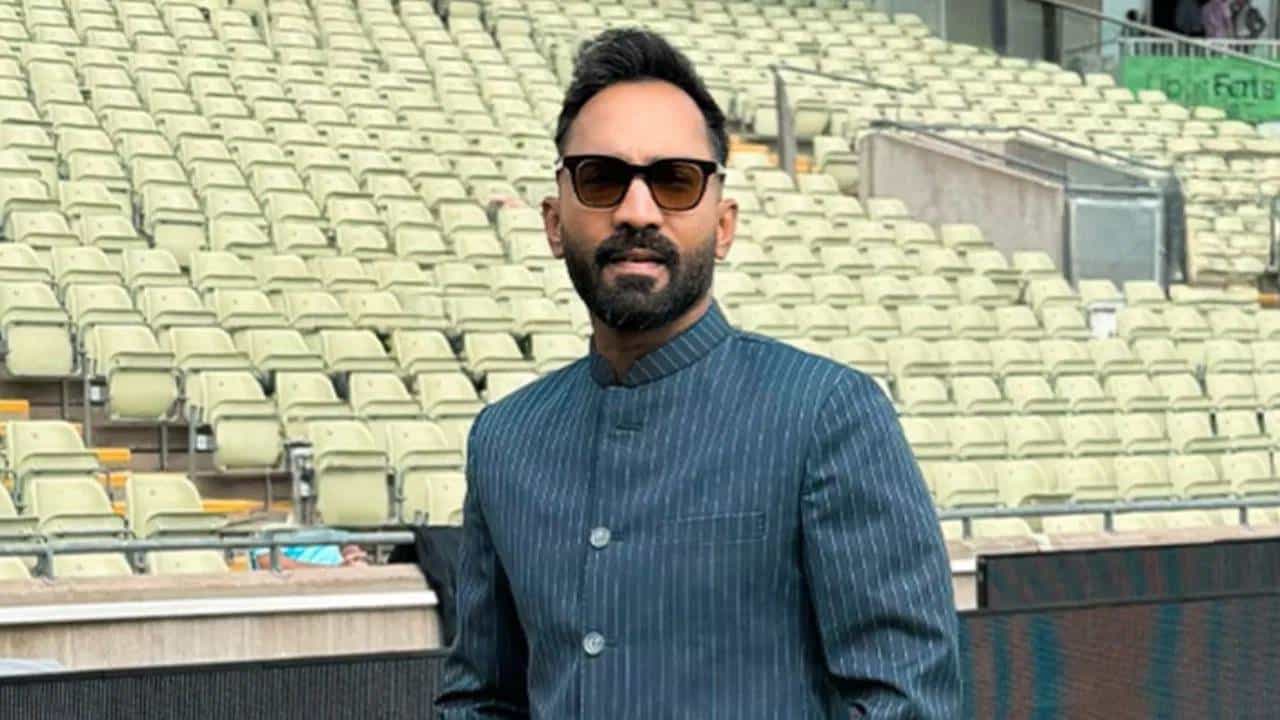 सूर्यकुमार यादवच्या नेतृत्वात टीम इंडिया आशिया कप स्पर्धेत उतरणार आहे. भारताची भक्कम बाजू असून जसप्रीत बुमराह आणि हार्दिक पांड्या या खेळाडूंकडून अपेक्षा आहेत. पण माजी क्रिकेटपटू दिनेश कार्तिक याने या खेळाडूंनी वगळून इतर खेळाडूंवर विश्वास टाकला आहे. (Photo: Instagram)