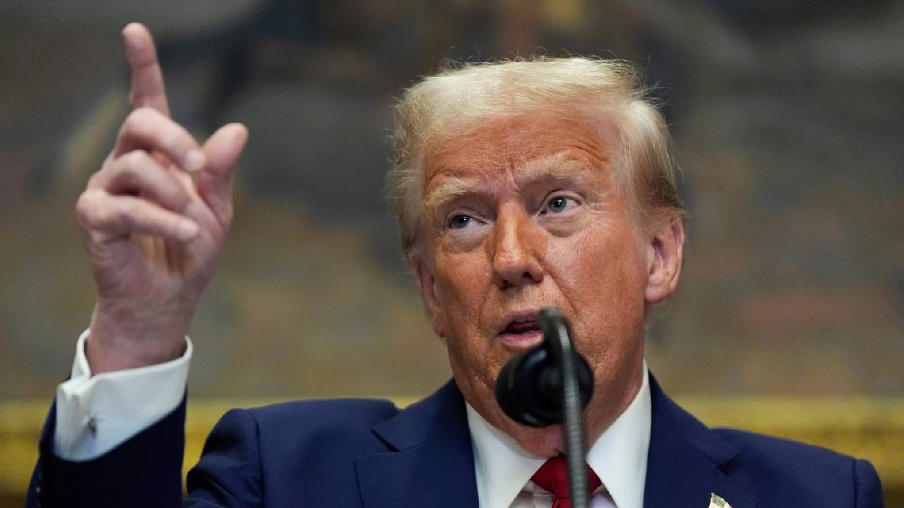 डोनाल्ड ट्रम्प यांचा टॅरिफनंतर भारताला दुसरा सर्वात मोठा झटका, अमेरिकेतील भारतीय नागरिक अडचणीत, H-1B व्हिसाबाबत धक्कादायक निर्णय