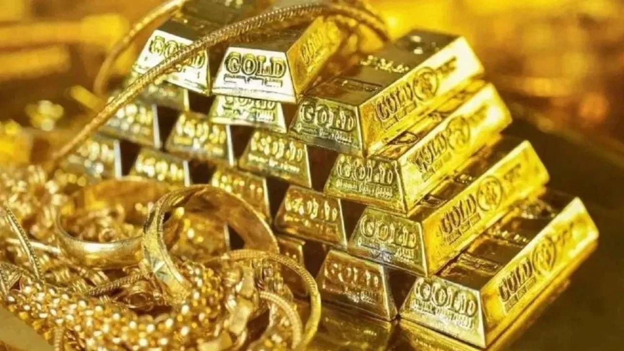  डॉलरवर कमी विश्वास आहे. सोन्याला सुरक्षित गुंतवणूक मानतात. जर मध्यवर्ती बँकांनी सोने खरेदी करणे सुरू ठेवले तर त्याची किंमत आणखी वाढू शकते. हा अमेरिकेला आणि डोनाल्ड ट्रम्प धक्काच आहे. 