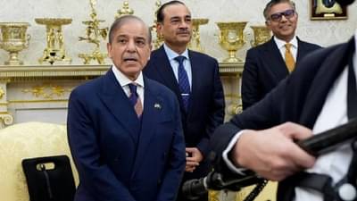 डोनाल्ड ट्रम्प यांनी पाकिस्तानला दाखवली लायकी, पाकिस्तानचे पंतप्रधान गेटवर ताटकाळात, व्हाईट हाऊसमध्ये...