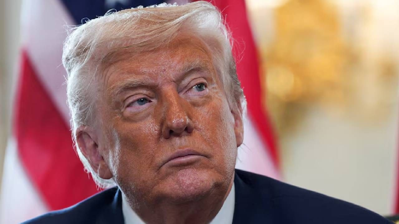 डोनाल्ड ट्रम्प यांच्या टॅरिफचा थेट फटका मुंबईत, हजारो कुटुंब संकटात, उद्योजक बेहाल, नोकऱ्या... डोनाल्ड ट्रम्प यांच्या टॅरिफचा थेट फटका मुंबईत, हजारो कुटुंब संकटात, उद्योजक बेहाल, नोकऱ्या...