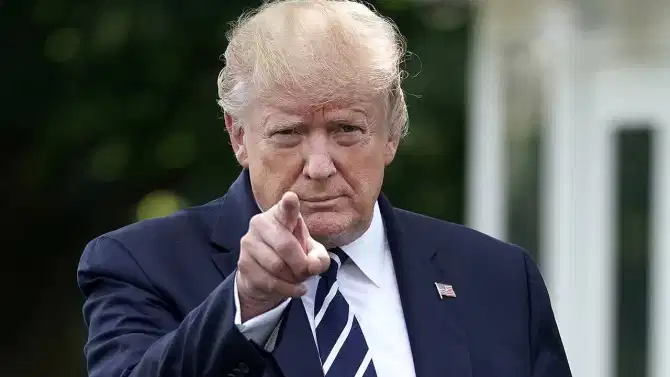 US Tariff: टॅरिफचा निर्णय अमेरिकेच्या अंगलट, या वस्तूंना खरेदीदार मिळेना, ट्रम्प चिंतेत