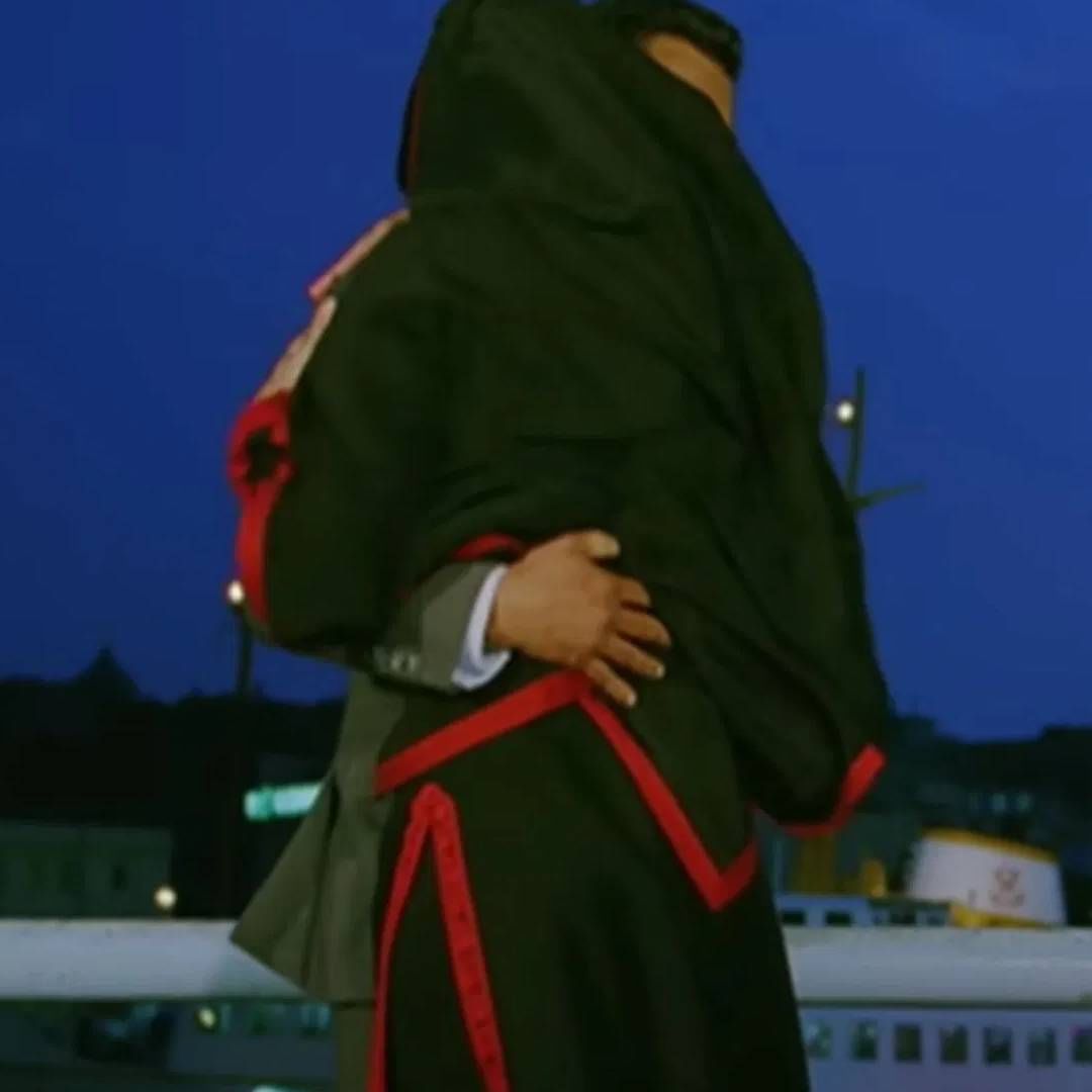 या चित्रपटातला हिरो पाकिस्तानी स्पाई एजेंटच्या प्रेमात पडतो. आता अडचण ही असते की, तो स्वत: सुद्धा भारतीय एजेंट असतो. वेळबरोबर त्या दोघांना आपण प्रेमात पडलोय याची जाणीव होते. हा चित्रपट सर्वप्रथम 2012 साली रिलीज झालेला.  