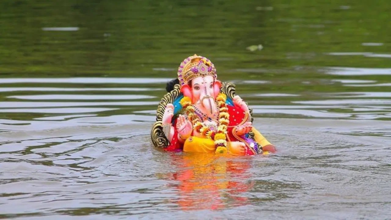 राज्यात गणपती विसर्जन मिरवणुकीला गालबोट, वेगवेगळ्या घटनेत 18 जणांचा मृत्यू