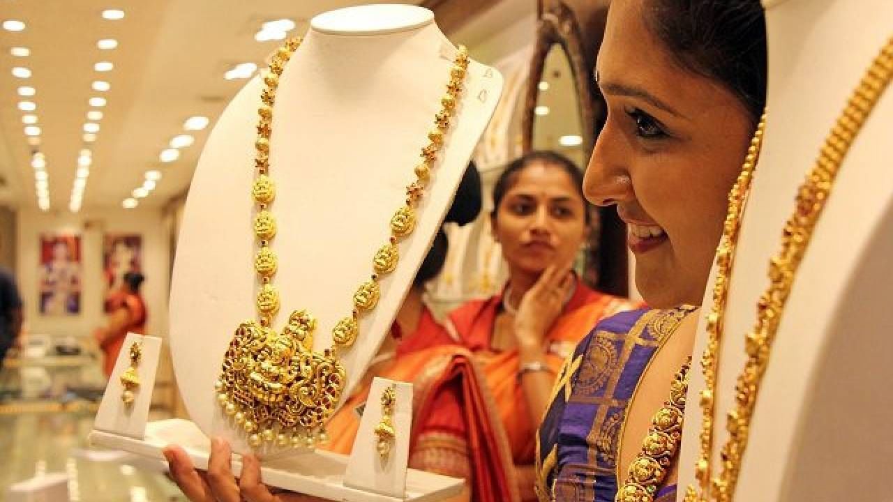 Gold And Silver Price Today : सोने आणि चांदीत उसळी, आजचा भाव काय? खरेदी करावी का?