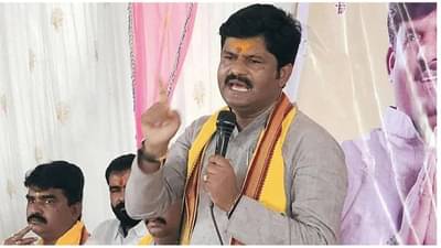 गोपीचंद पडळकर सारखा सडकछाप नेता...शरद पवार यांच्या पक्षाचा संताप, बॅनर लावून विचारला प्रश्न