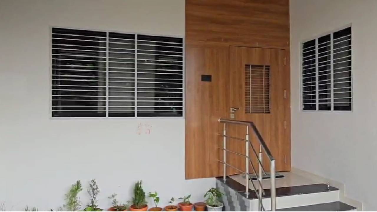 यादरम्यानच्या काळात पूजाची नजर पडली ती म्हणजे गोविंद बर्गे यांच्या गेवराईतील माधवनगर भागातील आलिशान बंगल्यावर गोविंद बर्गे यांनी गेवराईत अत्यंत आलिशान बंगला बांधला ज्याची वास्तूशांती काही दिवसांपूर्वीच झाली होती. 