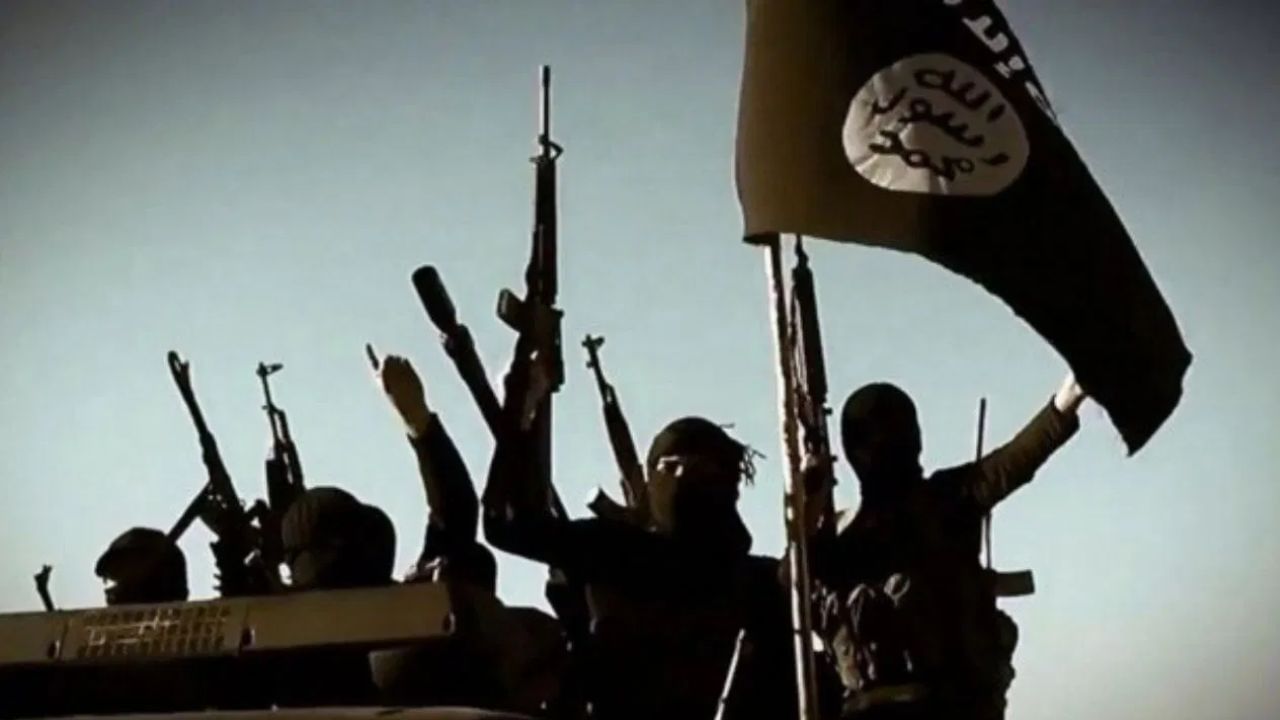 बाप मटण विकायचा, मुलगा अतिरेकी कारवायांमध्ये, कल्याणचा तरुण ISISच्या संपर्कात, 10 सप्टेंबरचं नेमकं कनेक्शन काय? बाप मटण विकायचा, मुलगा अतिरेकी कारवायांमध्ये, कल्याणचा तरुण ISISच्या संपर्कात, 10 सप्टेंबरचं नेमकं कनेक्शन काय?