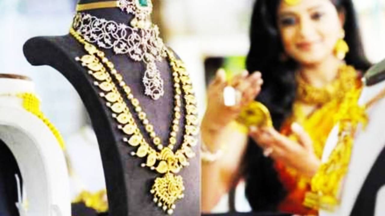 गेल्या काही दिवसांपासून सोने-चांदीच्या दरात सातत्याने वाढ होत आहे. दोन्ही धातु उच्चांकावर आहेत. 