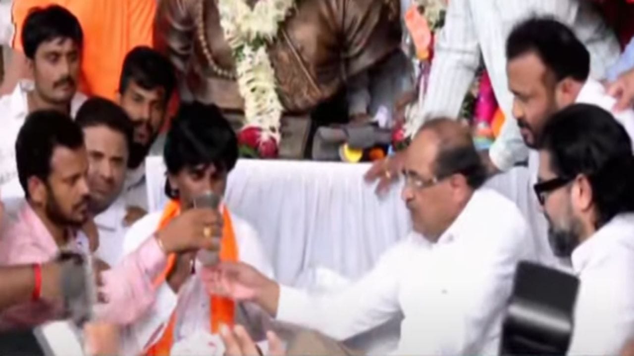 सर्वात मोठी बातमी! मराठा आंदोलनाला यश, मनोज जरांगे पाटलांनी उपोषण सोडलं