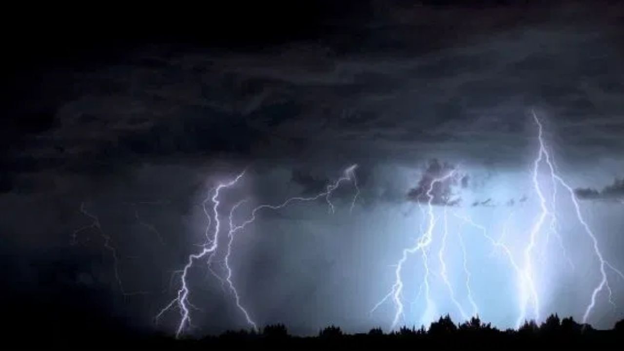 IMD rain forecast : महाराष्ट्राला आयएमडीचा हाय अलर्ट, धडकणार मोठं संकट, धोका वाढला IMD rain forecast : महाराष्ट्राला आयएमडीचा हाय अलर्ट, धडकणार मोठं संकट, धोका वाढला