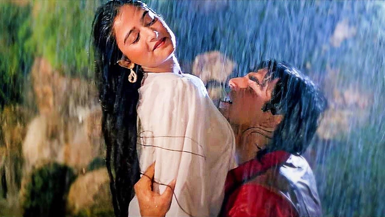 बॉलिवूड फिल्म इंडस्ट्रीमधील अभिनेत्रींना काम करताना कायमच वेगवेगळे अनुभव येत असतात. नुकताच एका अभिनेत्रीने अभिनेता अक्षय कुमारवर आरोप केले आहेत. अक्षय कुमार आणि या अभिनेत्रीने एकच सिनेमामध्ये एकत्र काम केले. नुकताच दिलेल्या एका मुलाखतीमध्ये या अभिनेत्रीने धक्कादायक खुलासा केला आहे.